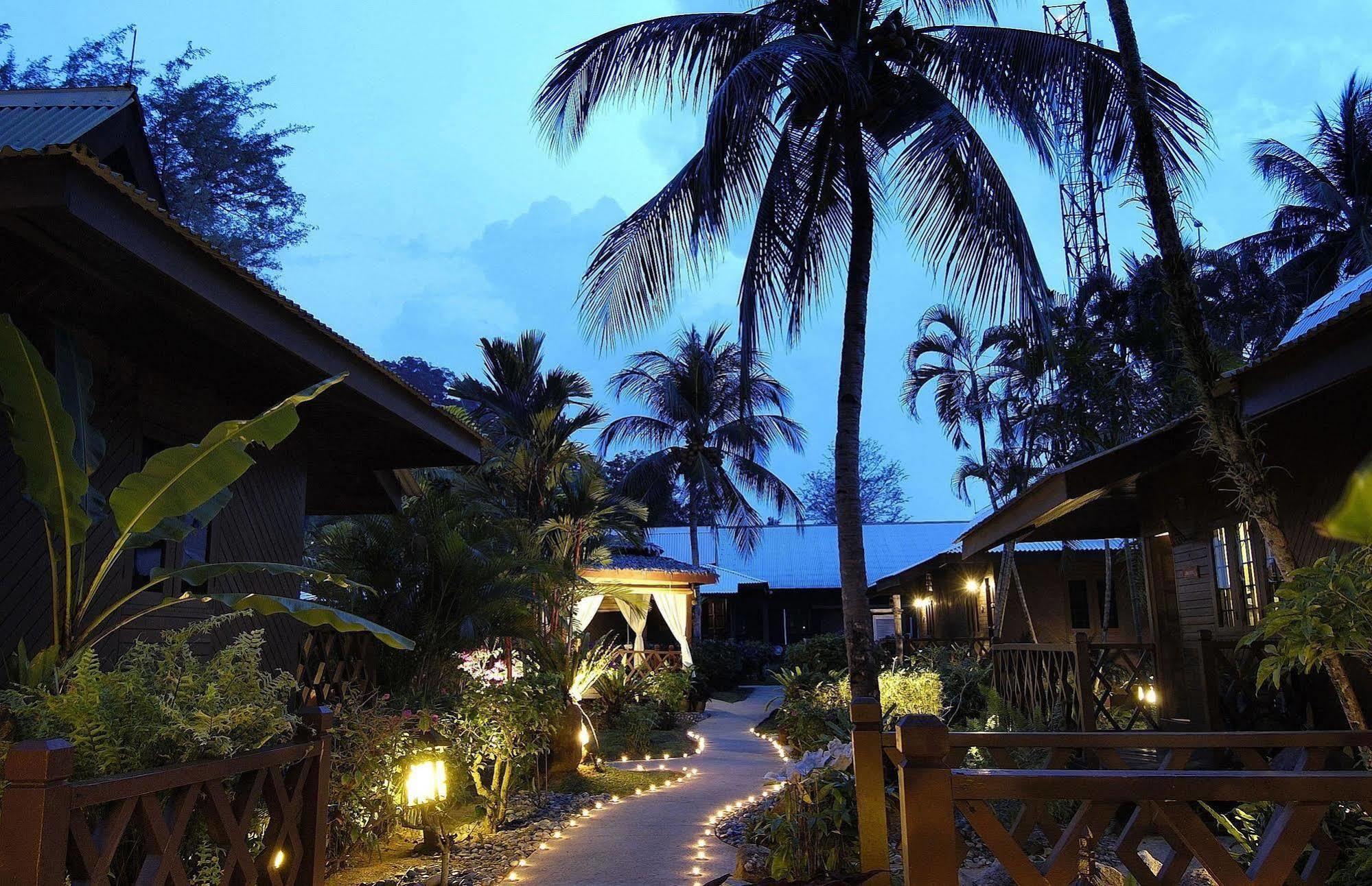 Berjaya Tioman Resort Мерсінг Екстер'єр фото